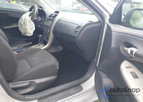 2013 Toyota Corolla S z USA, uszkodzony, nr VIN 5YFBU4EE5DP163778